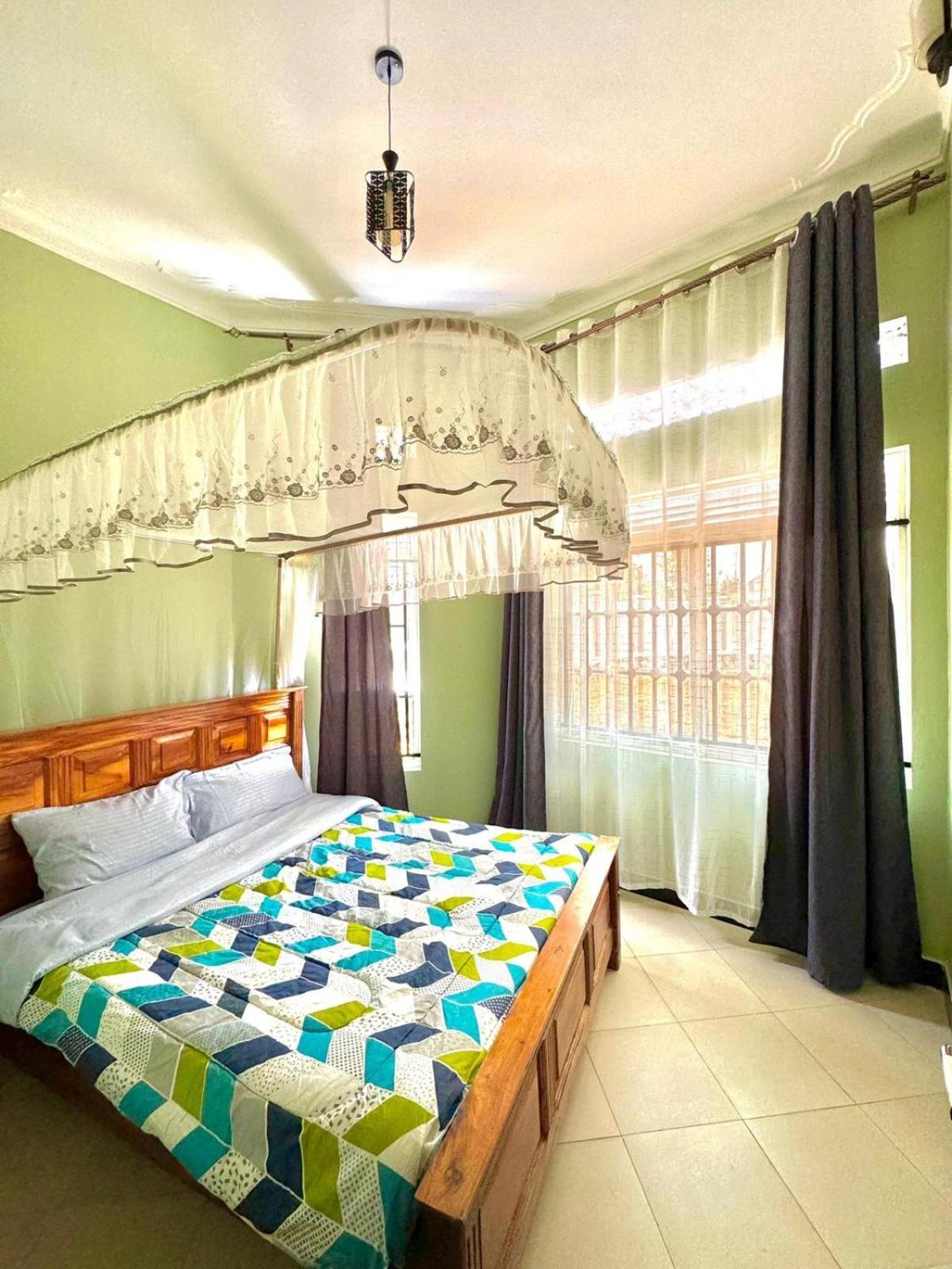 Entula Safari And Accommodation Mbarara Екстериор снимка